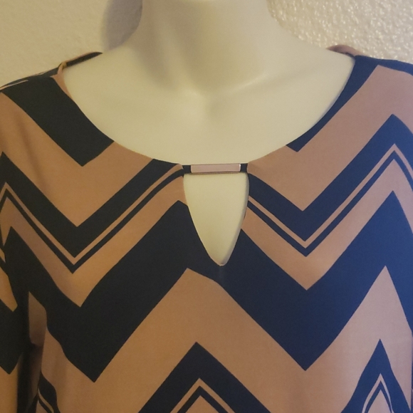 NEW Zigzag round neckline black tan midi dress - Picture 2 of 5